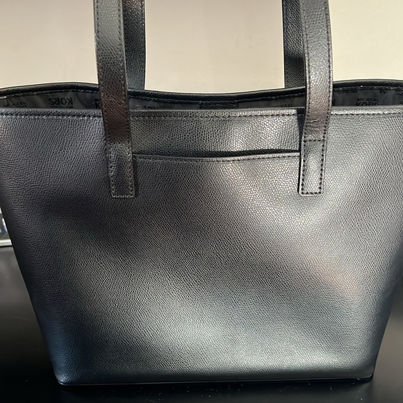Michael Kors, Est. 1981 tote. - Picture 2 of 5